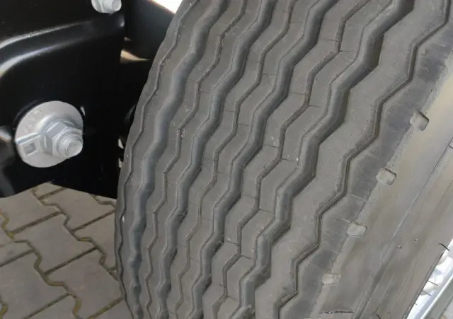 KÖGEL Coil mulda 3 Osie SAF Dach i Boki Zsuwane 