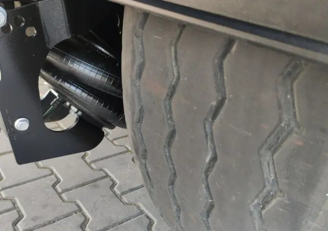 KÖGEL Coil mulda 3 Osie SAF Dach i Boki Zsuwane 