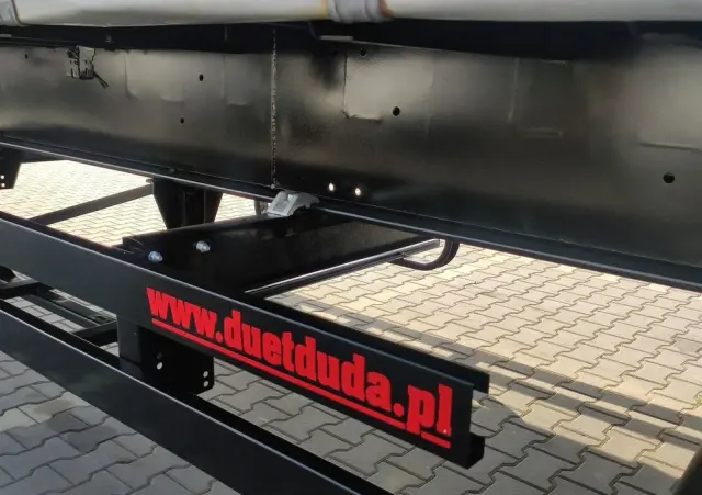 KÖGEL Coil mulda 3 Osie SAF Dach i Boki Zsuwane 