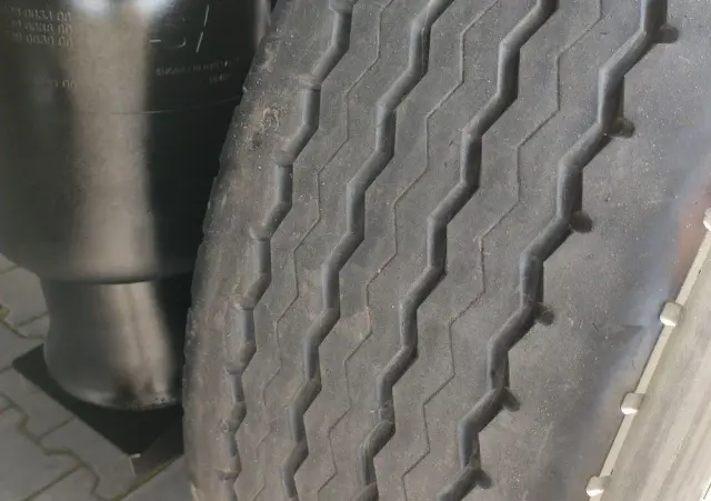 KÖGEL Coil mulda 3 Osie SAF Dach i Boki Zsuwane 