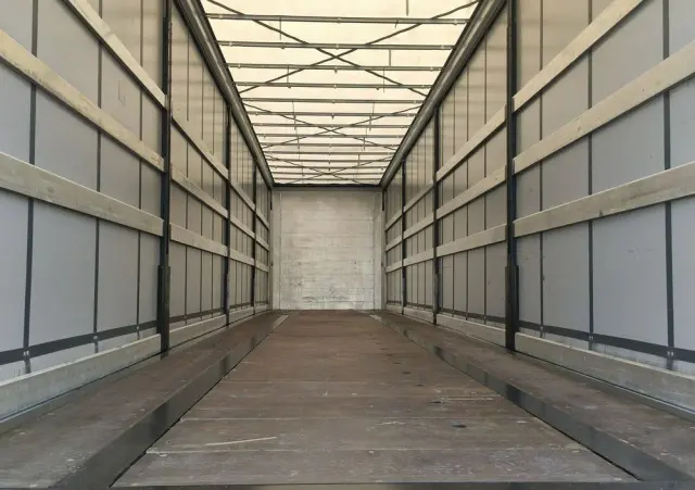 KÖGEL Coil mulda 3 Osie SAF Dach i Boki Zsuwane 