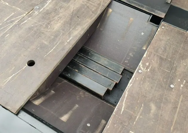 KÖGEL Coil mulda 3 Osie SAF Dach i Boki Zsuwane 