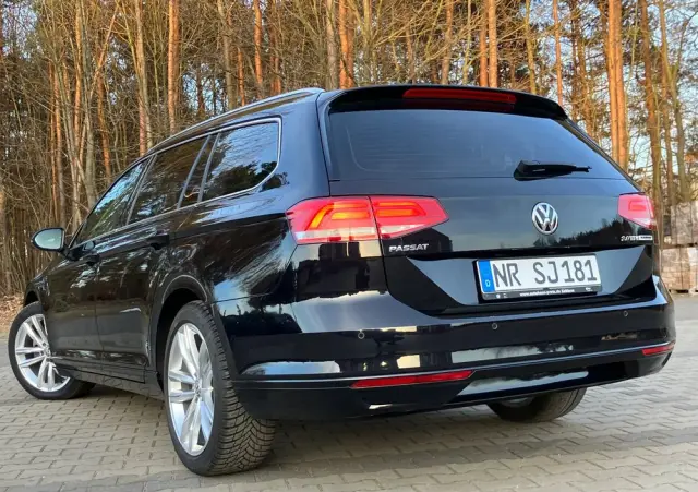 VOLKSWAGEN Passat 2.0 TDI (BlueMotion Technology) DSG Highline