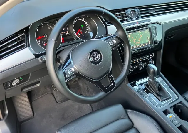 VOLKSWAGEN Passat 2.0 TDI (BlueMotion Technology) DSG Highline