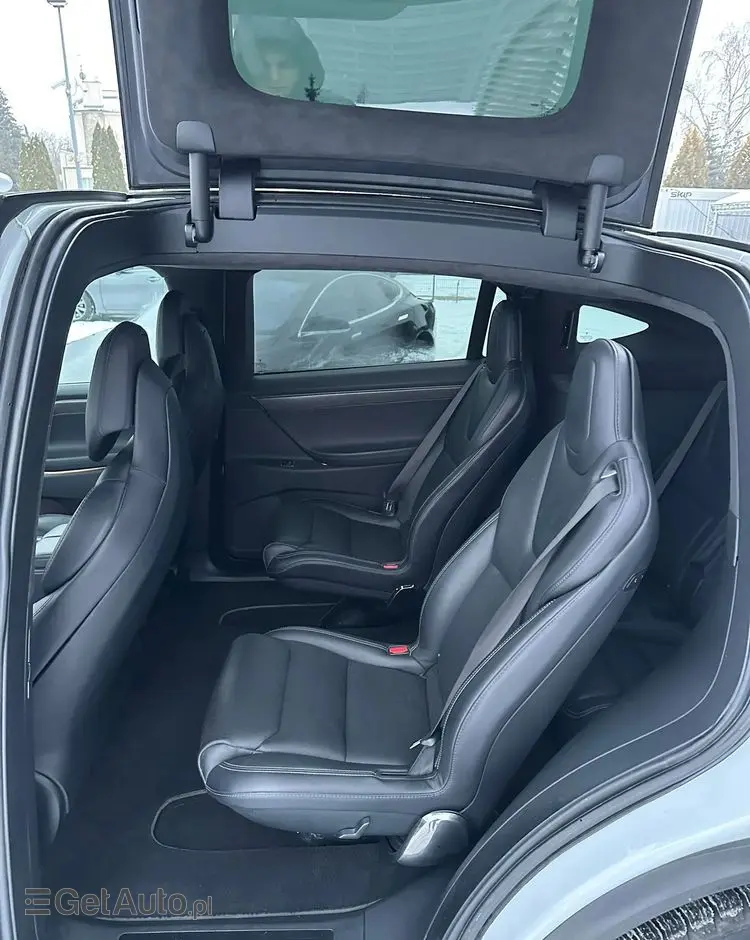 TESLA Model X 