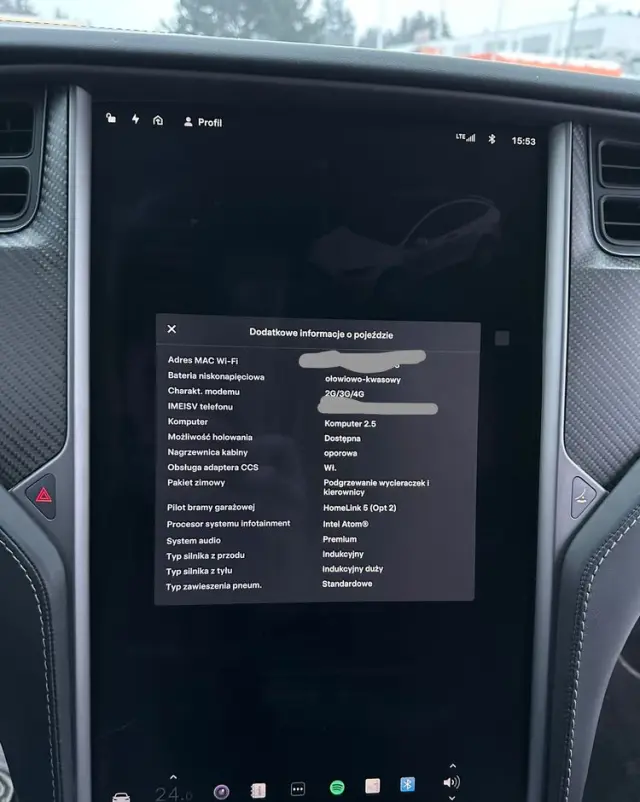 TESLA Model X 