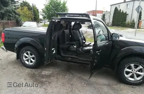 NISSAN Navara 