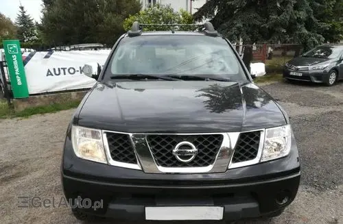 NISSAN Navara 