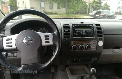 NISSAN Navara 