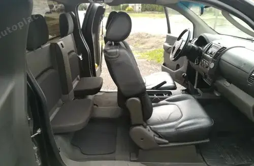NISSAN Navara 
