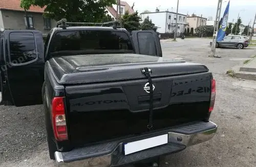 NISSAN Navara 