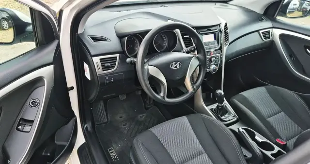 HYUNDAI I30 1.4 Intro Edition