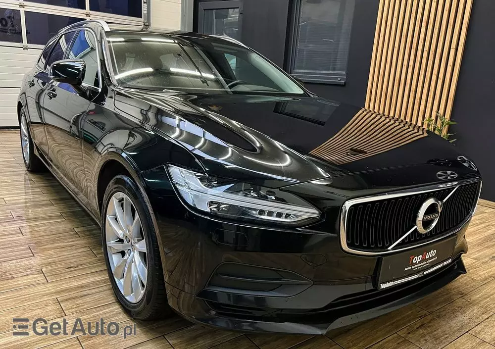 VOLVO V90 D4 Momentum Pro