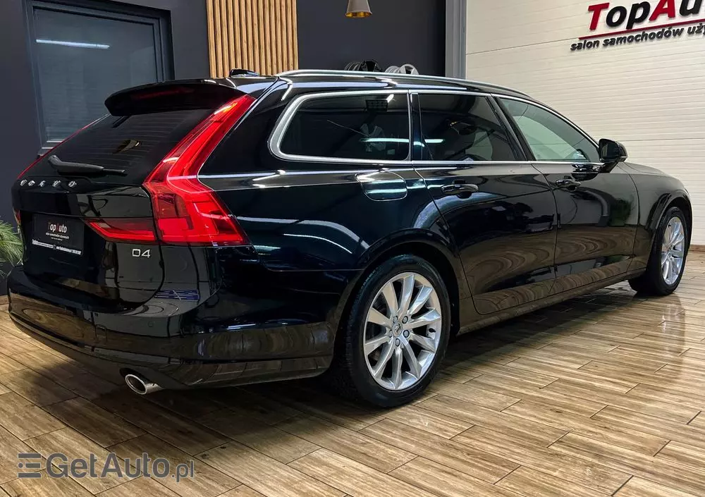 VOLVO V90 D4 Momentum Pro
