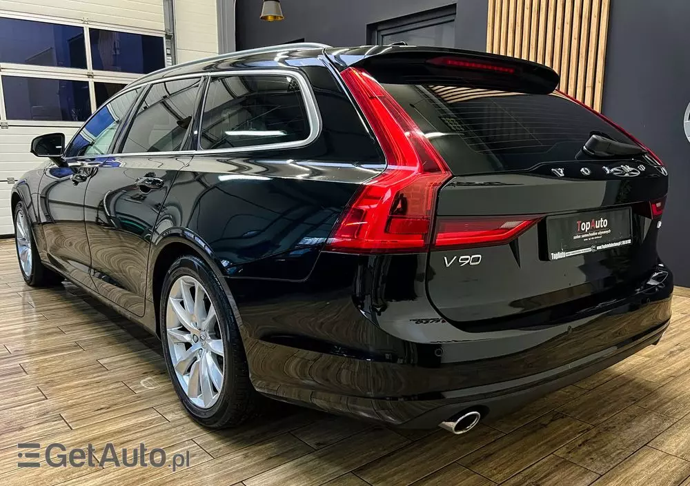 VOLVO V90 D4 Momentum Pro