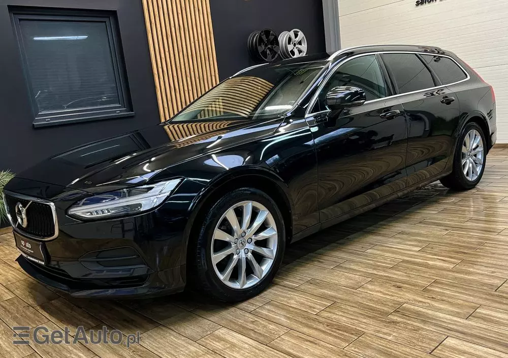 VOLVO V90 D4 Momentum Pro