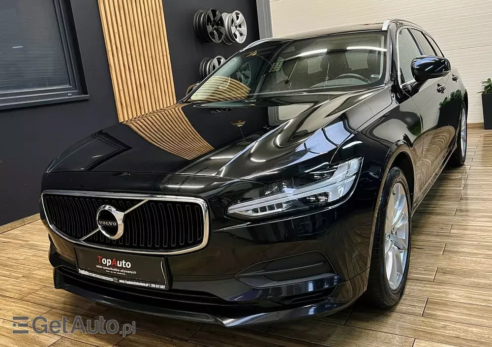 VOLVO V90 D4 Momentum Pro