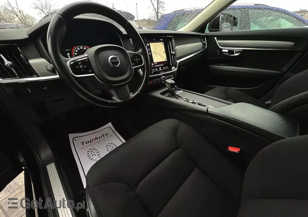 VOLVO V90 D4 Momentum Pro