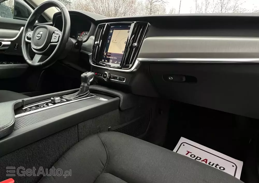 VOLVO V90 D4 Momentum Pro