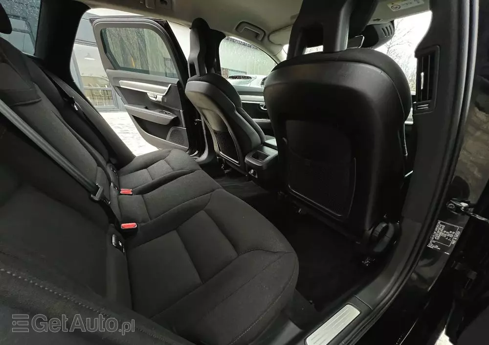 VOLVO V90 D4 Momentum Pro