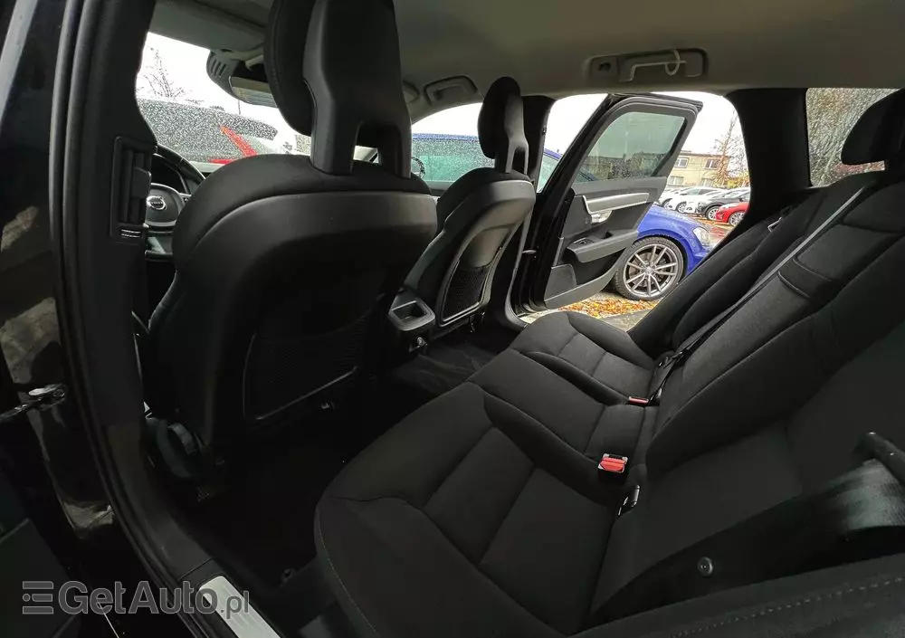 VOLVO V90 D4 Momentum Pro