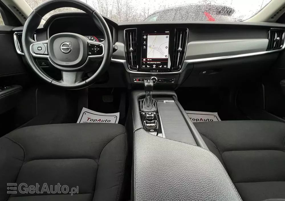 VOLVO V90 D4 Momentum Pro