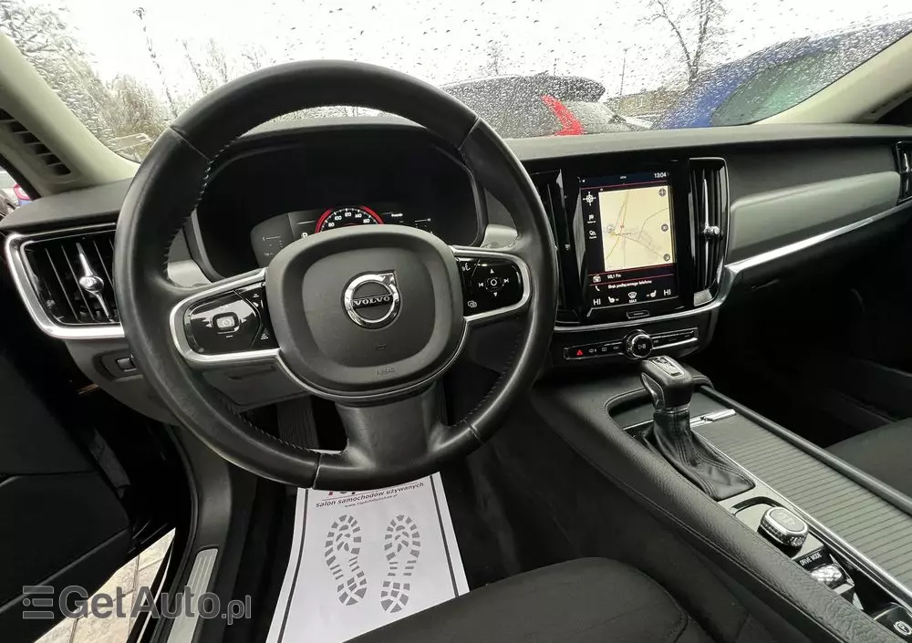 VOLVO V90 D4 Momentum Pro