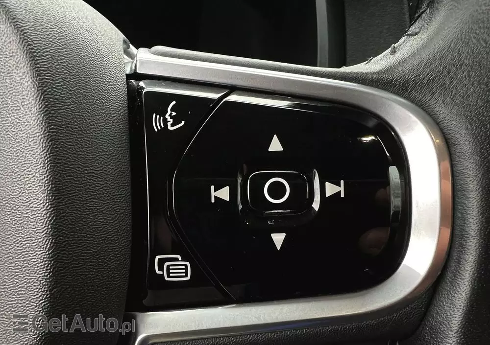 VOLVO V90 D4 Momentum Pro
