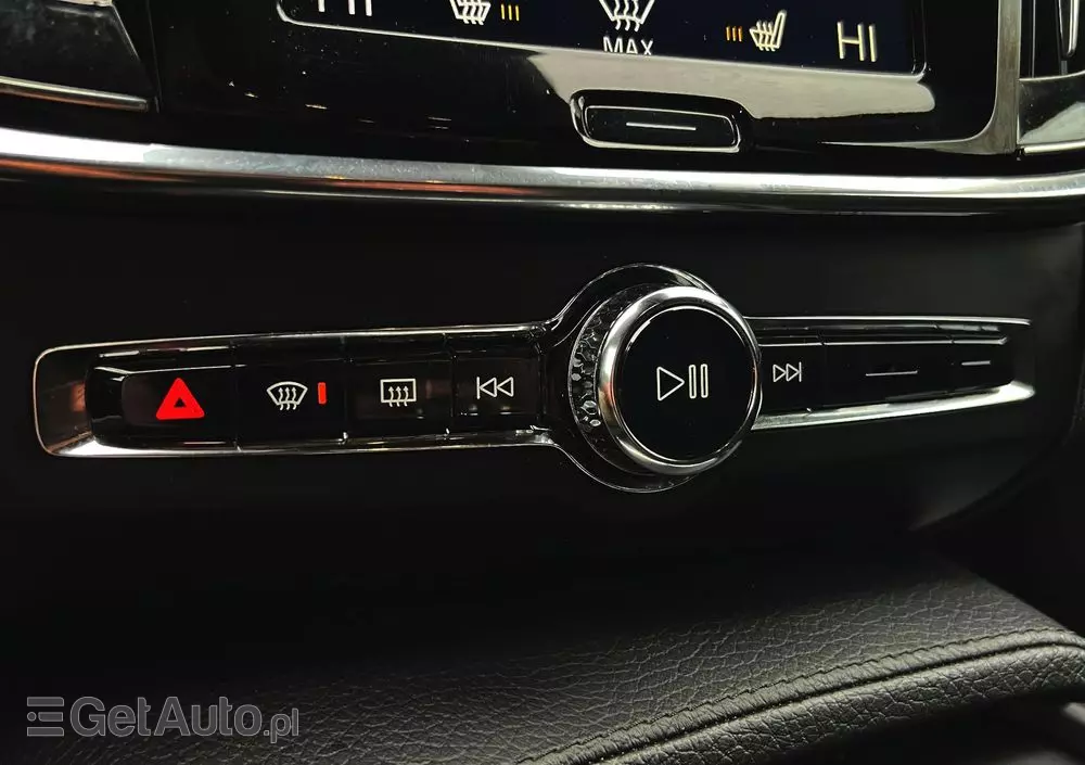 VOLVO V90 D4 Momentum Pro