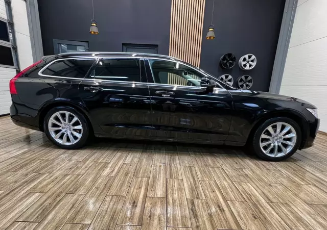 VOLVO V90 D4 Momentum Pro