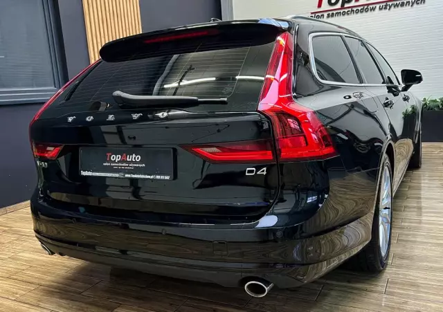 VOLVO V90 D4 Momentum Pro