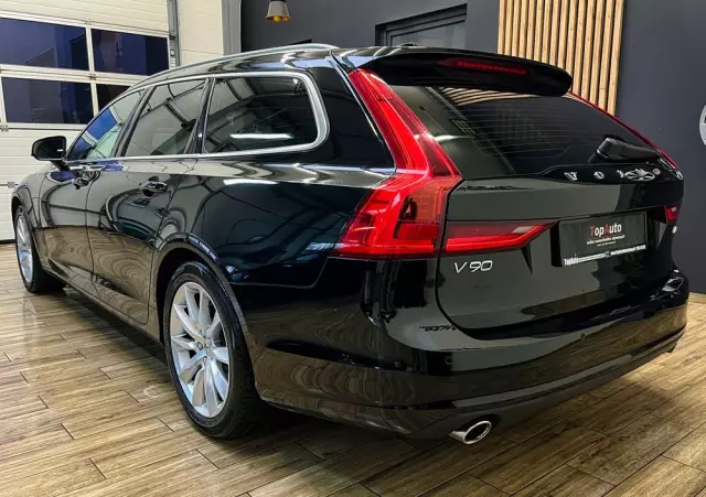 VOLVO V90 D4 Momentum Pro