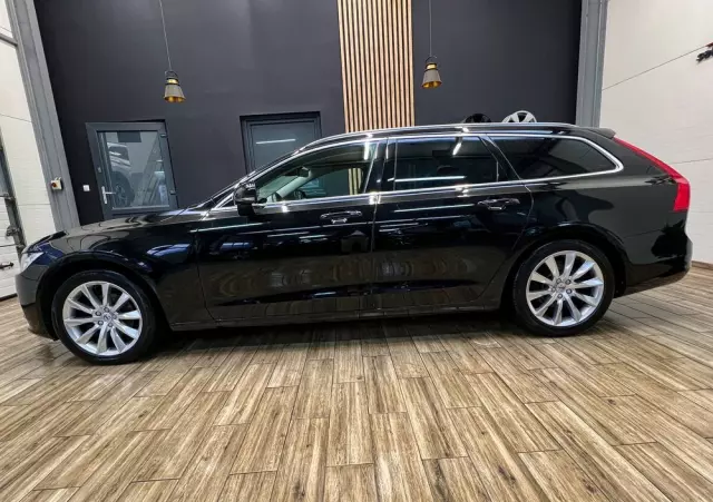 VOLVO V90 D4 Momentum Pro