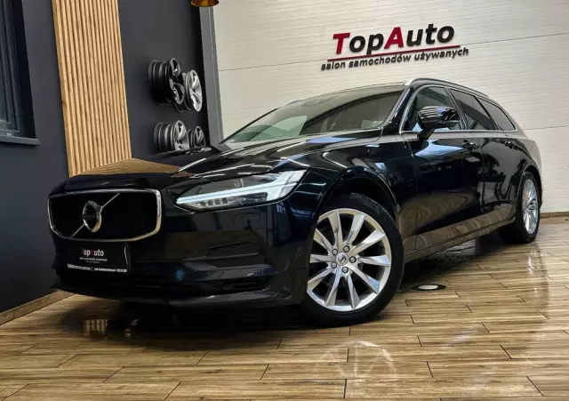 VOLVO V90 D4 Momentum Pro