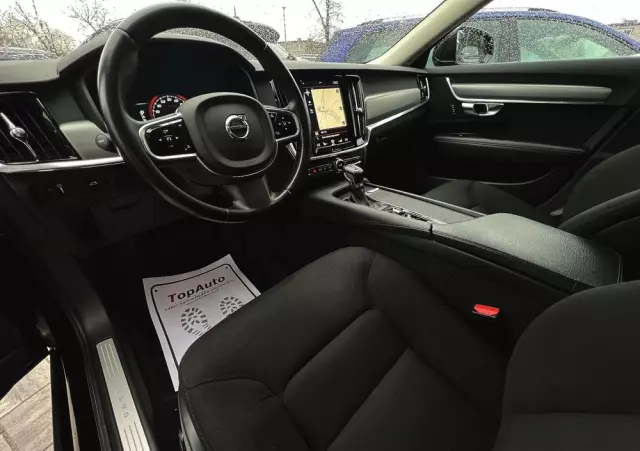 VOLVO V90 D4 Momentum Pro