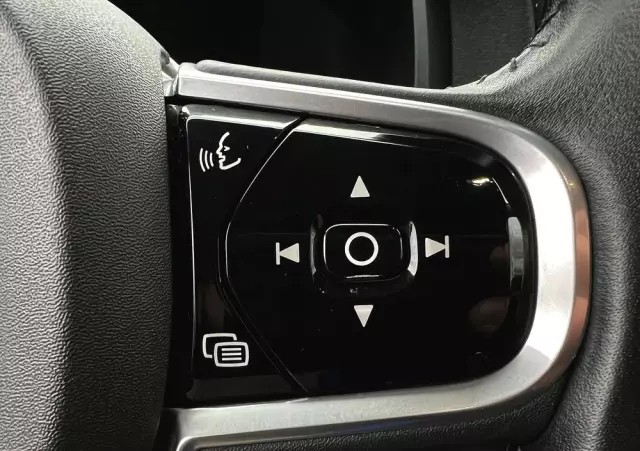 VOLVO V90 D4 Momentum Pro