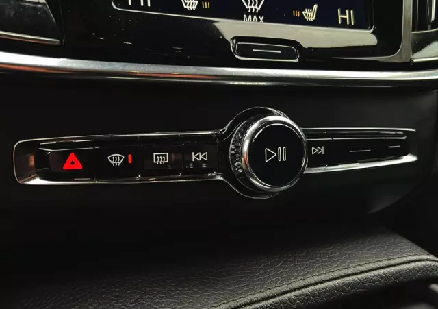 VOLVO V90 D4 Momentum Pro