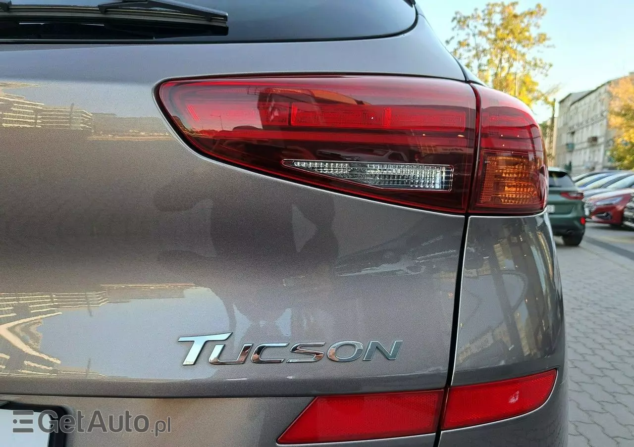 HYUNDAI Tucson 