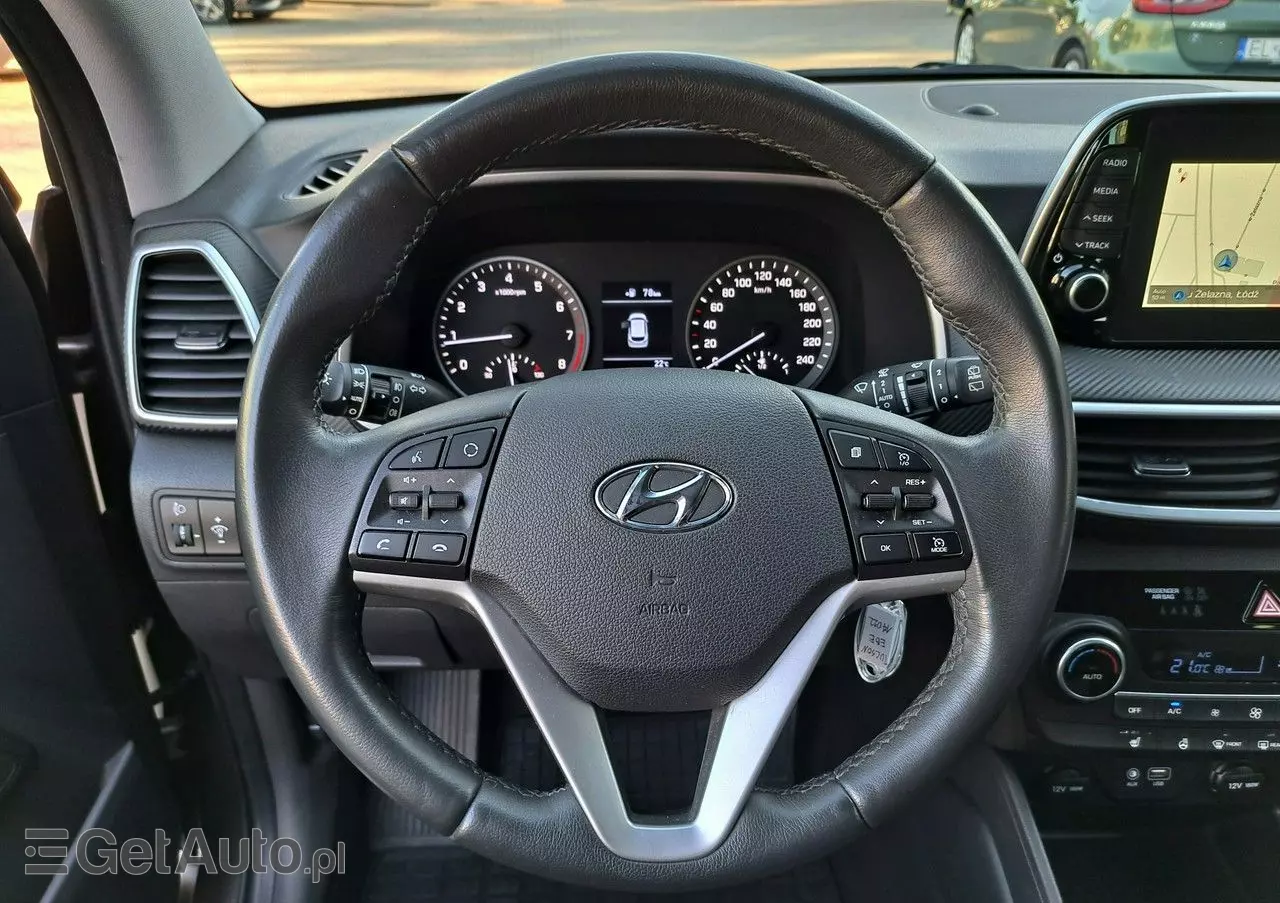 HYUNDAI Tucson 
