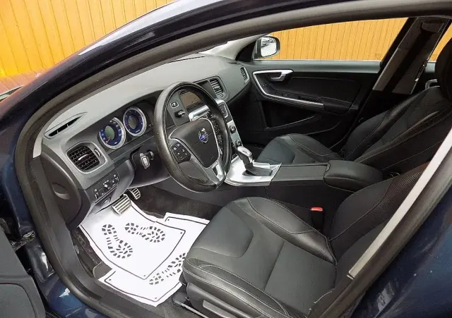 VOLVO S60 D2 Powershift RDesign