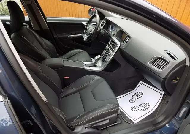 VOLVO S60 D2 Powershift RDesign