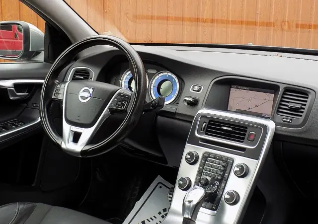 VOLVO S60 D2 Powershift RDesign