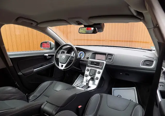 VOLVO S60 D2 Powershift RDesign