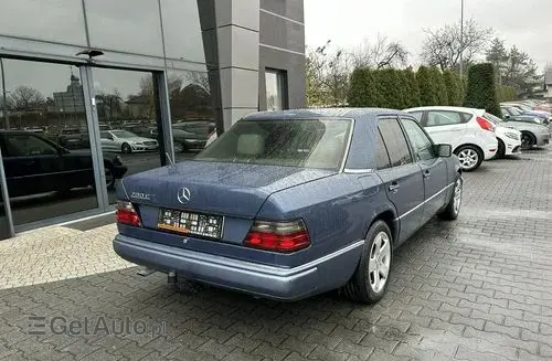 MERCEDES-BENZ 200 