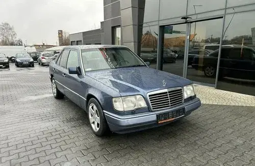 MERCEDES-BENZ 200 