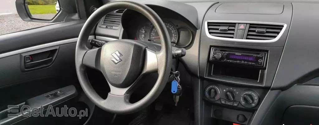 SUZUKI Swift 