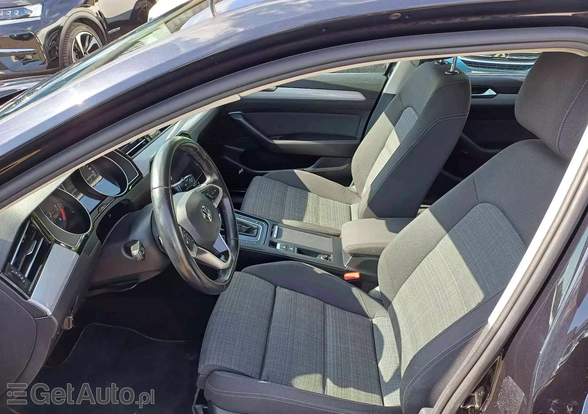 VOLKSWAGEN Passat COMFORTLINE DSG 1.6 TDI