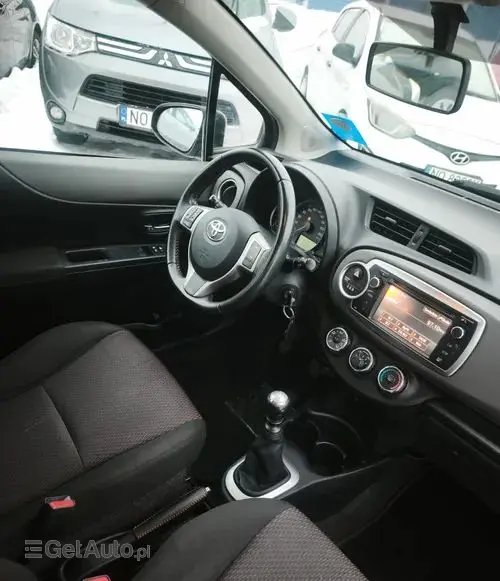 TOYOTA Yaris 