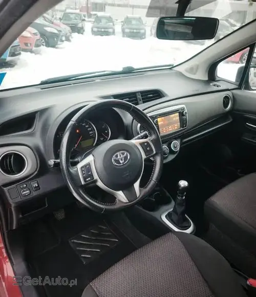 TOYOTA Yaris 