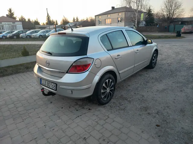 OPEL ASTRA-H 